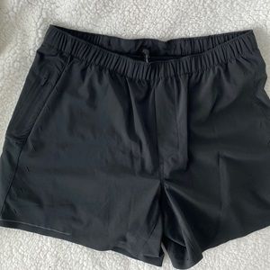 Mens ten thousand black distance shorts size medium 5”